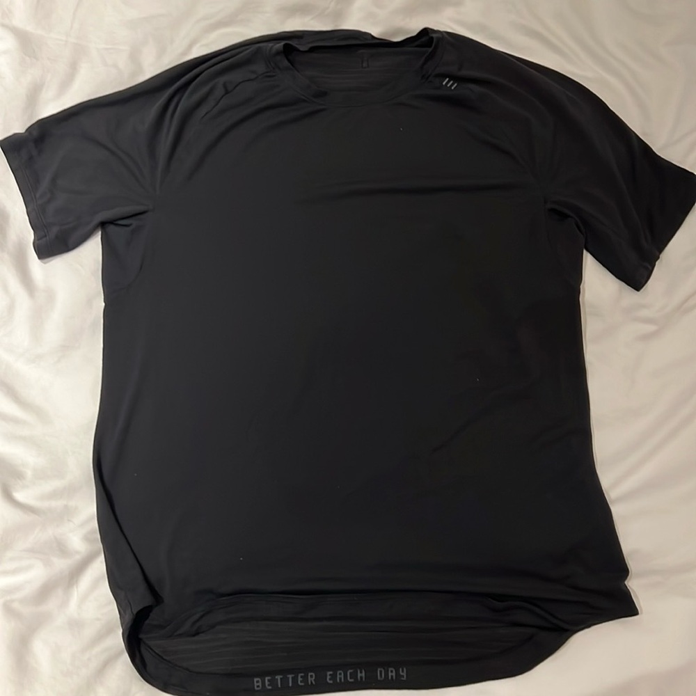 Lululemon license to train XL tee black